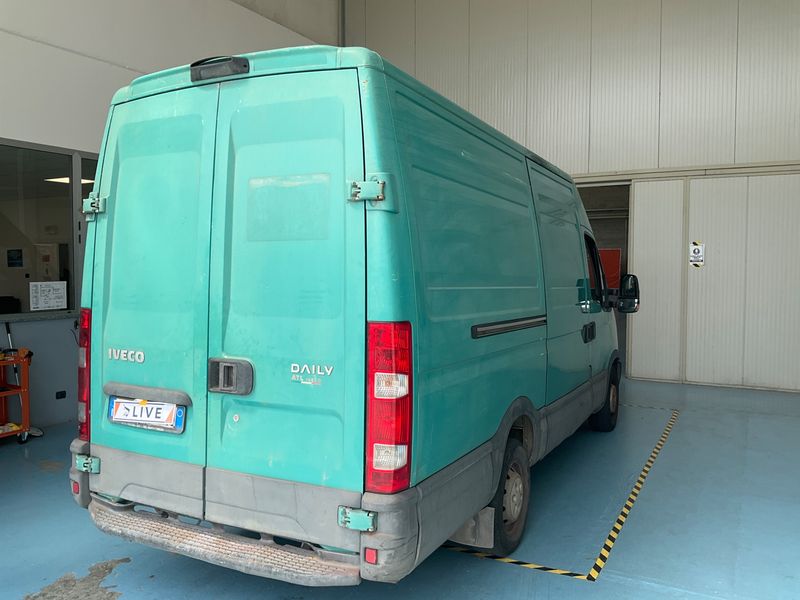 Iveco Daily 2.3 Diesel HKa 35 S Radstand 3300 — zdjęcie 2