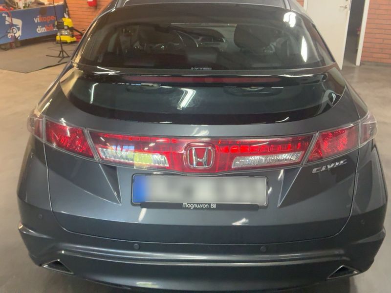 Honda Civic 1.8 VTEC Sport 2010 – снимка 7