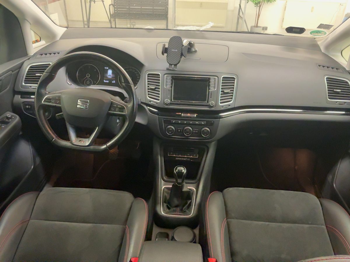 Seat Alhambra 2017 — photo 18