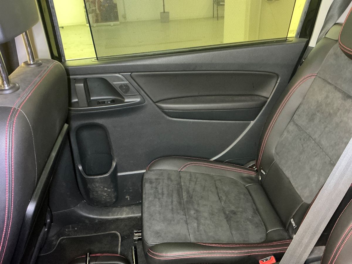Seat Alhambra 2017 — photo 45