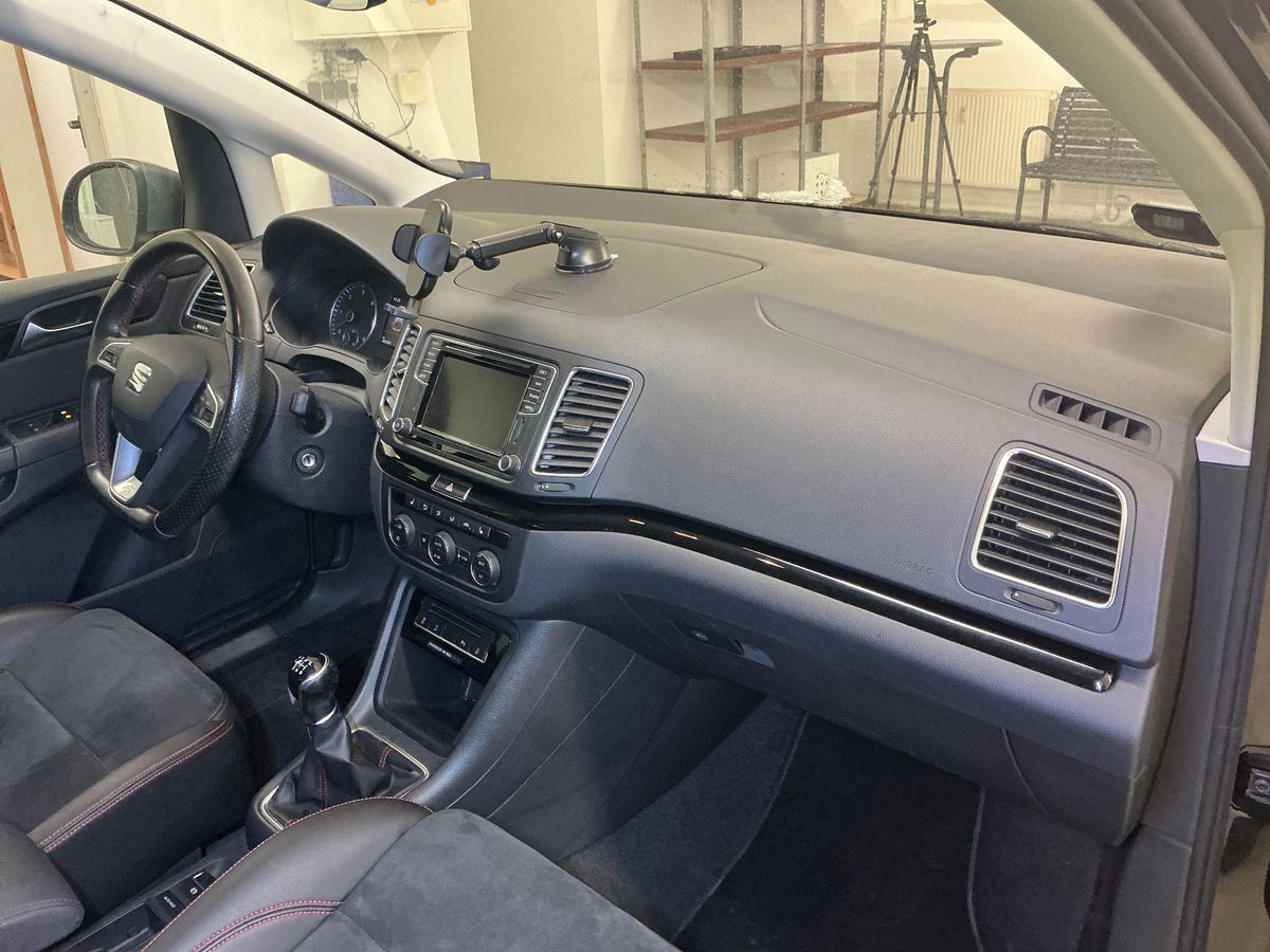 Seat Alhambra 2017 — photo 39
