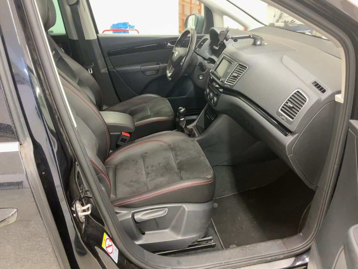 Seat Alhambra 2017 — photo 17