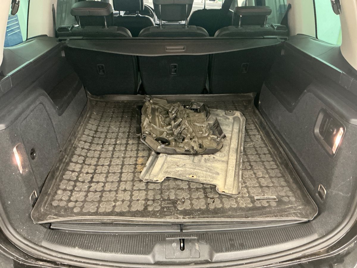 Seat Alhambra 2017 — photo 26