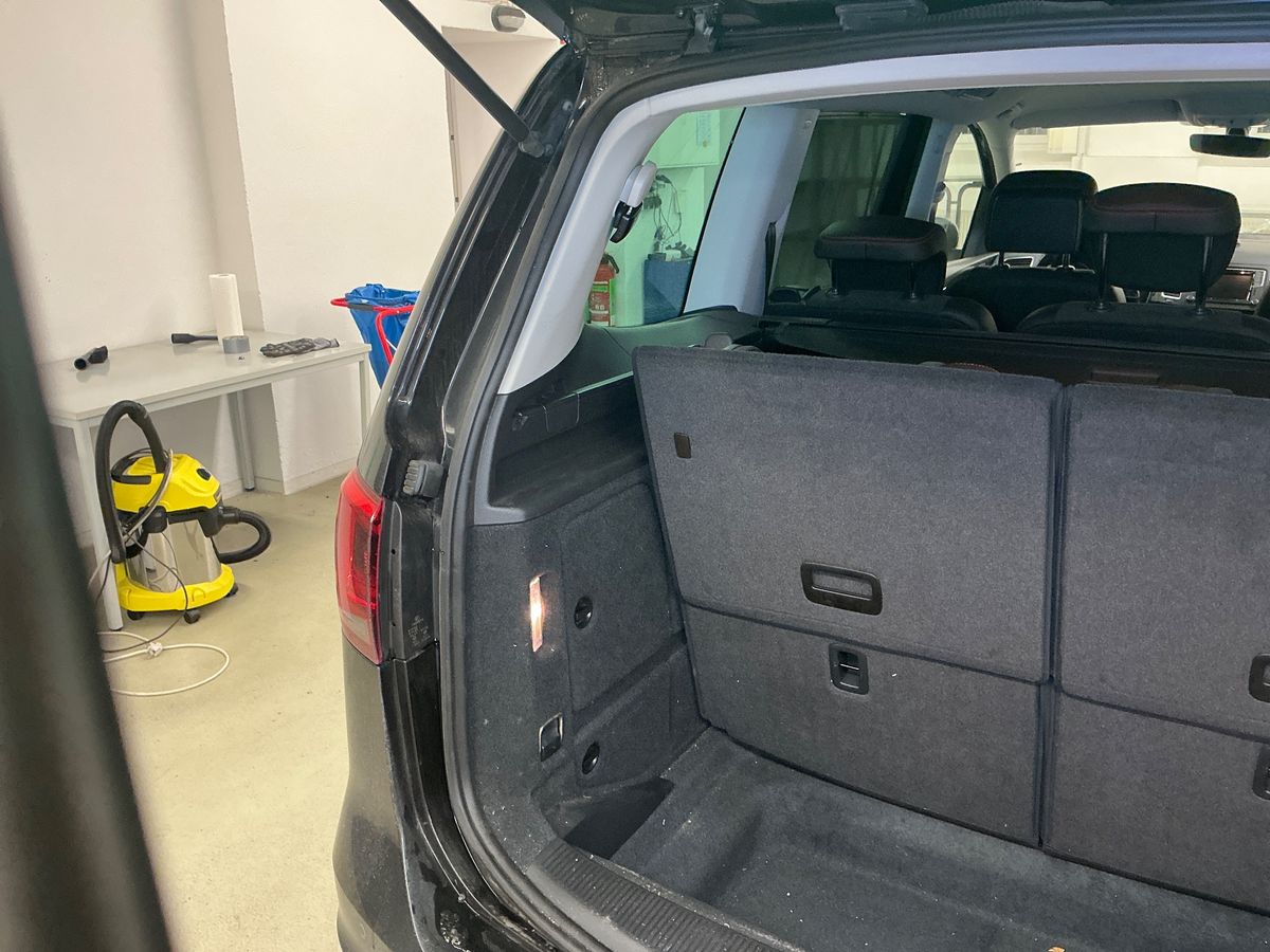 Seat Alhambra 2017 — photo 47