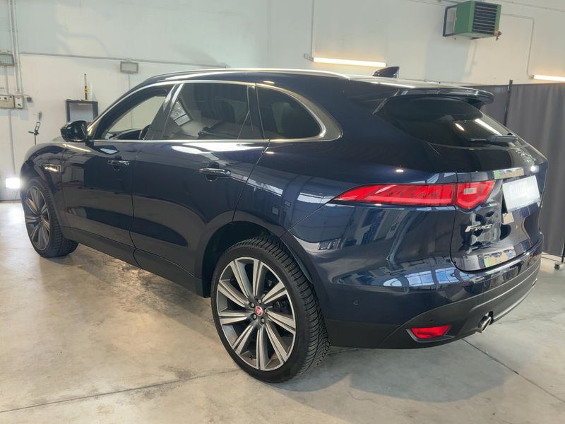 Jaguar F-Pace 30d Portfolio AWD — zdjęcie 3