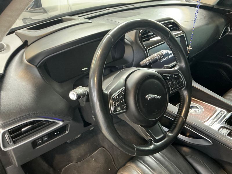 Jaguar F-Pace 30d Portfolio AWD 2017 – снимка 34