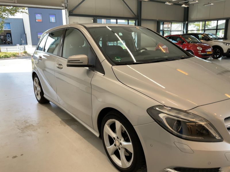 Mercedes-Benz B-Klasse B 180 — zdjęcie 8