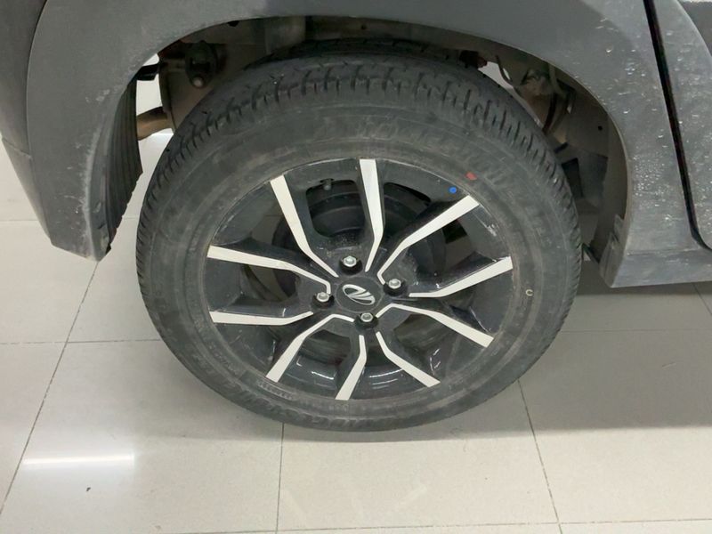 Mahindra KUV 100 1.2 K8 2022 – снимка 9