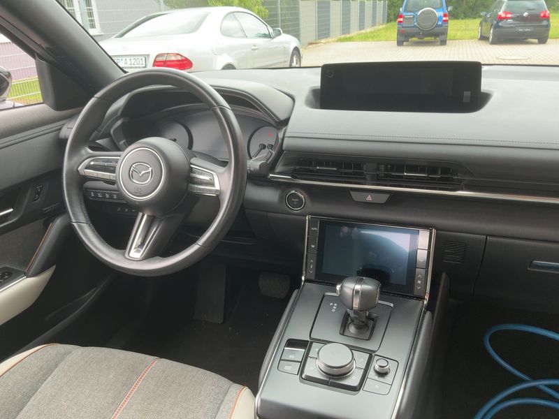 Mazda MX-30 electric drive 107 kW — zdjęcie 12