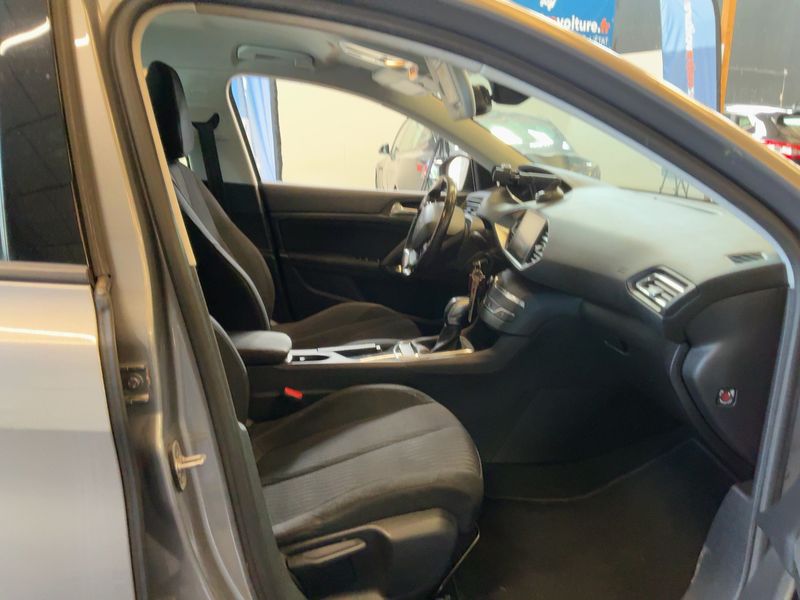 Peugeot 308 1.6 Blue-HDi Active Business 2017 – снимка 16