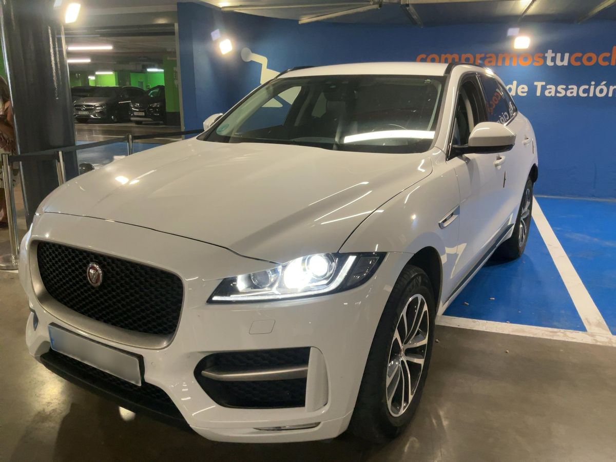 Jaguar F-Pace 2017 — photo 1