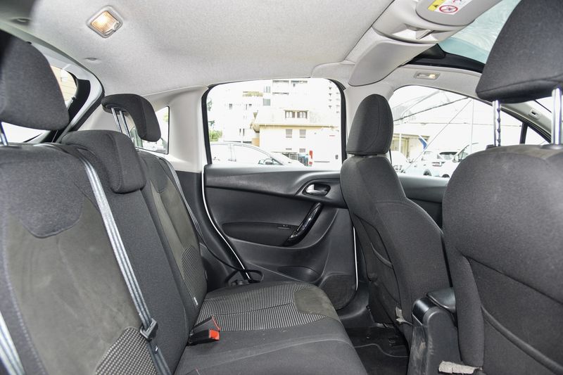 Citroen C3 1.2 e-VTi Exclusive — zdjęcie 13