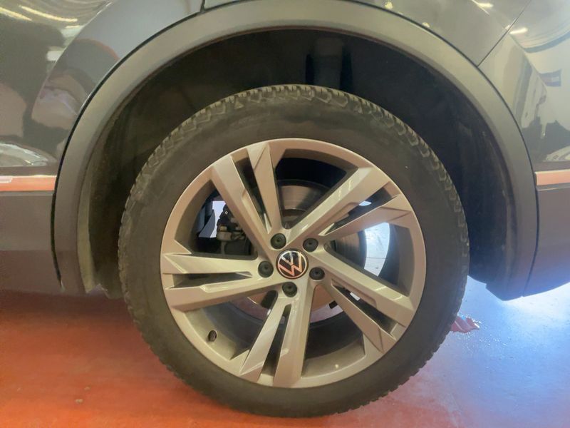 Volkswagen Tiguan 2.0 TDI R-Line 4Motion 2021 – снимка 5