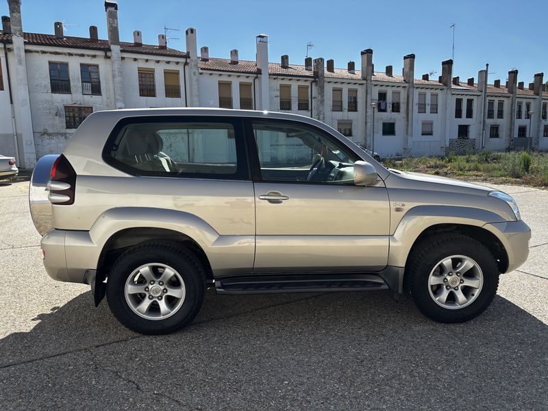 Toyota Land Cruiser 3.0 D-4D VX — zdjęcie 24