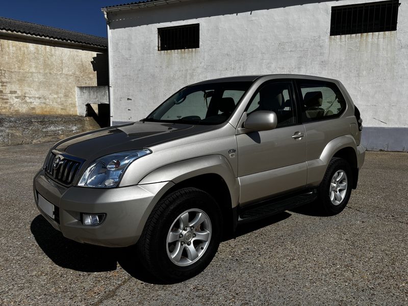 Toyota Land Cruiser 3.0 D-4D VX — zdjęcie 2