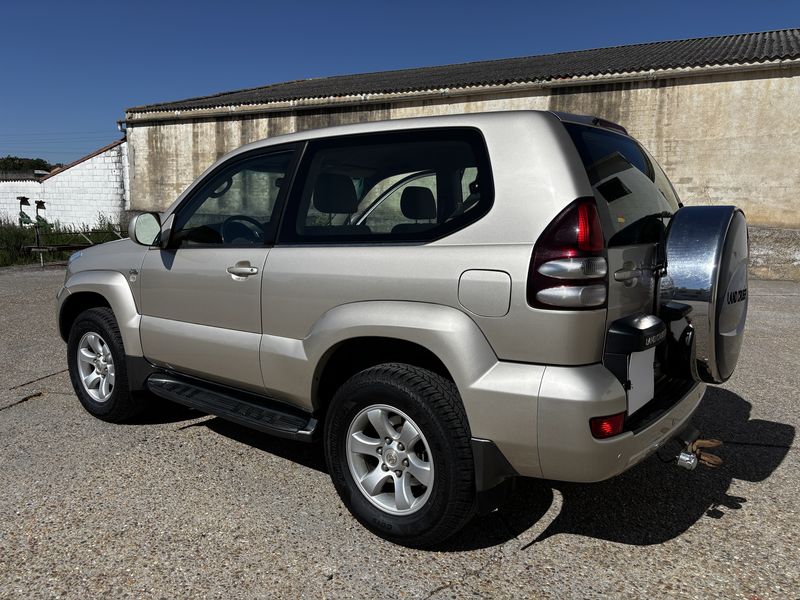 Toyota Land Cruiser 3.0 D-4D VX — zdjęcie 23