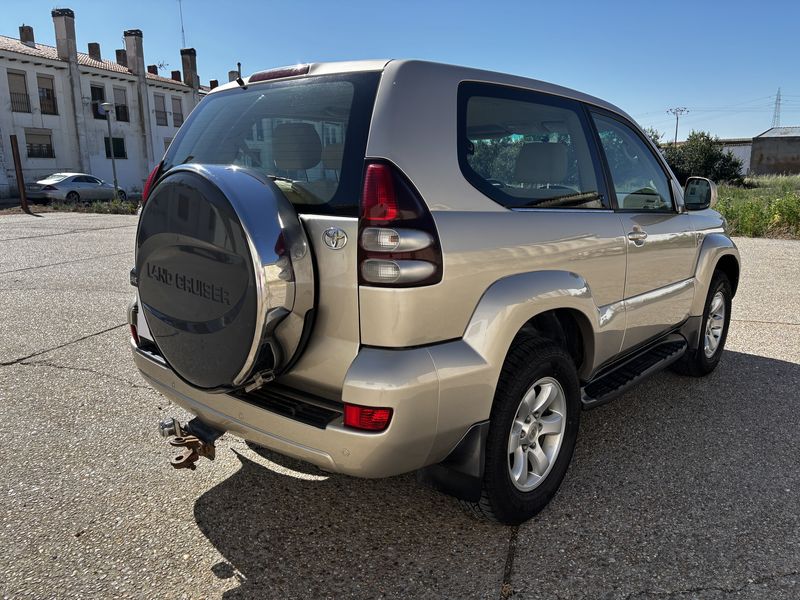 Toyota Land Cruiser 3.0 D-4D VX — zdjęcie 5
