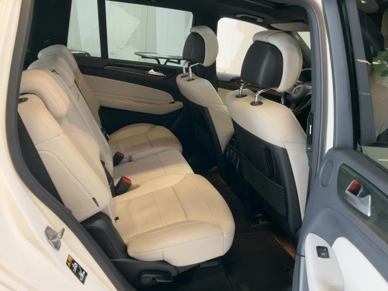 Mercedes-Benz GLS-Klasse GLS 350 4Matic AMG Line — zdjęcie 14