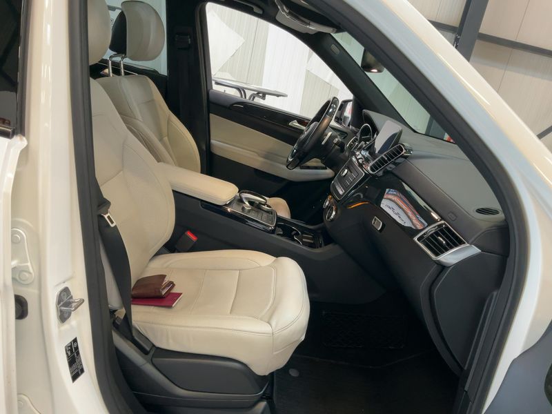 Mercedes-Benz GLS-Klasse GLS 350 4Matic AMG Line — zdjęcie 11