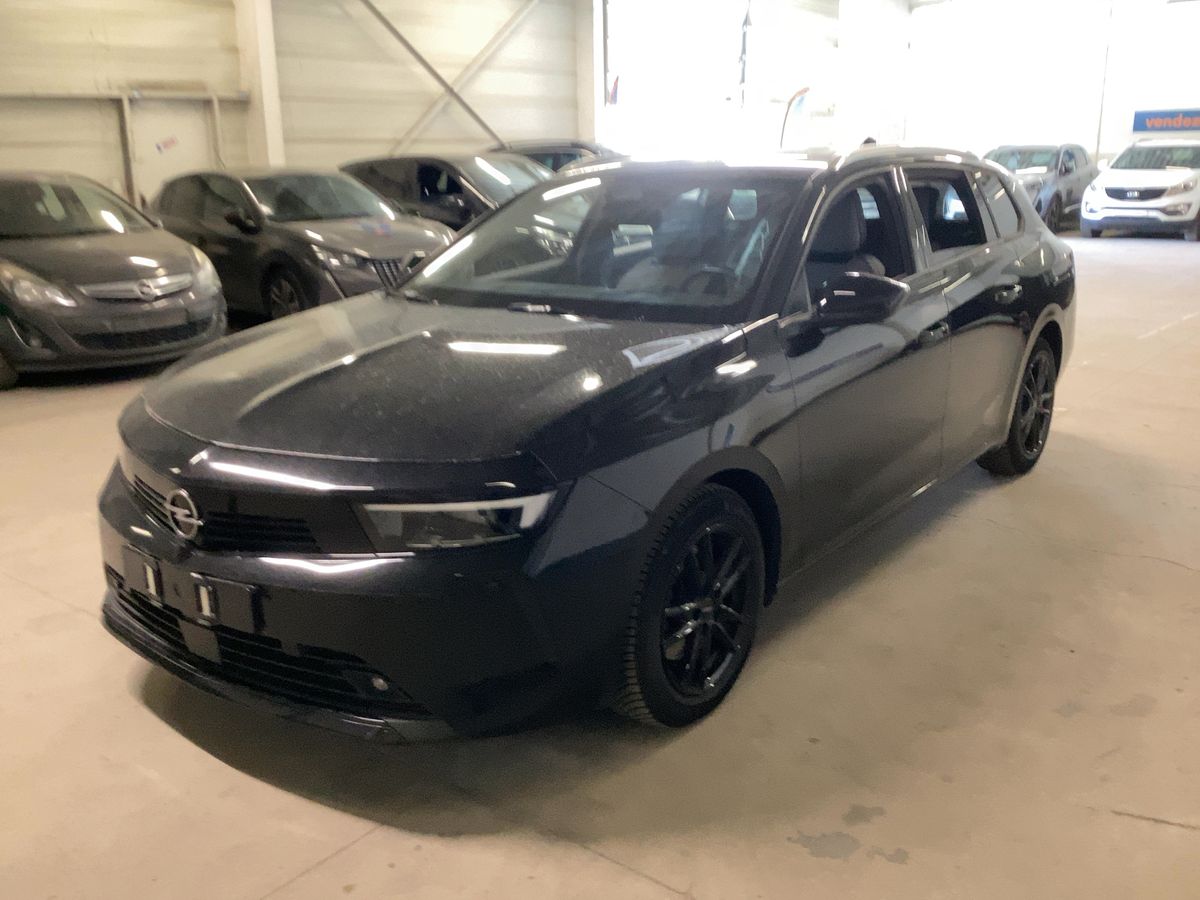 Opel Astra 2023 — photo 1