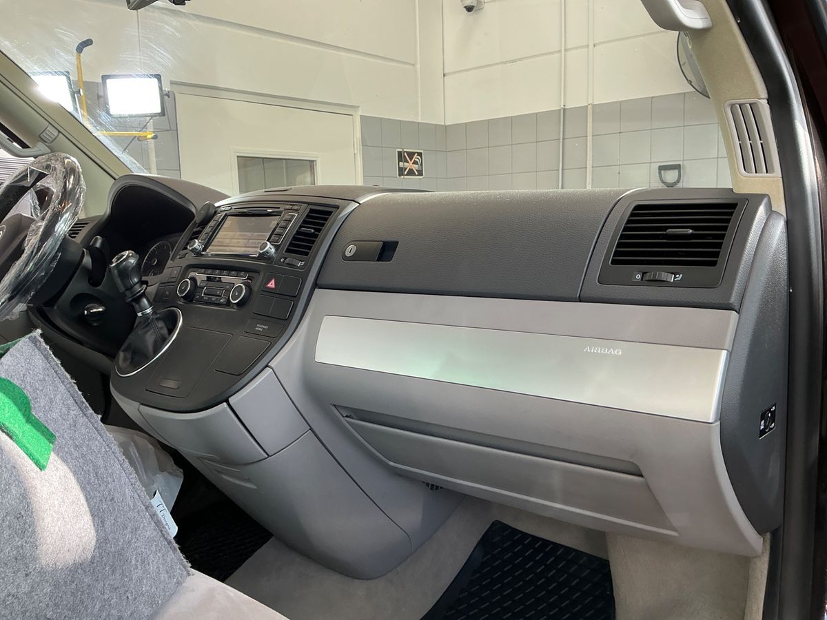 Volkswagen T5 2010 — photo 46