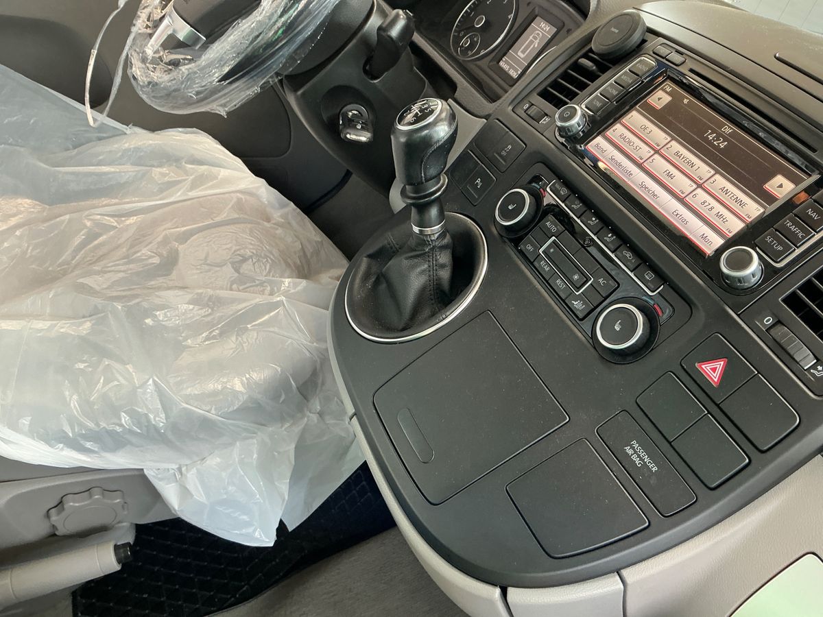 Volkswagen T5 2010 — photo 47