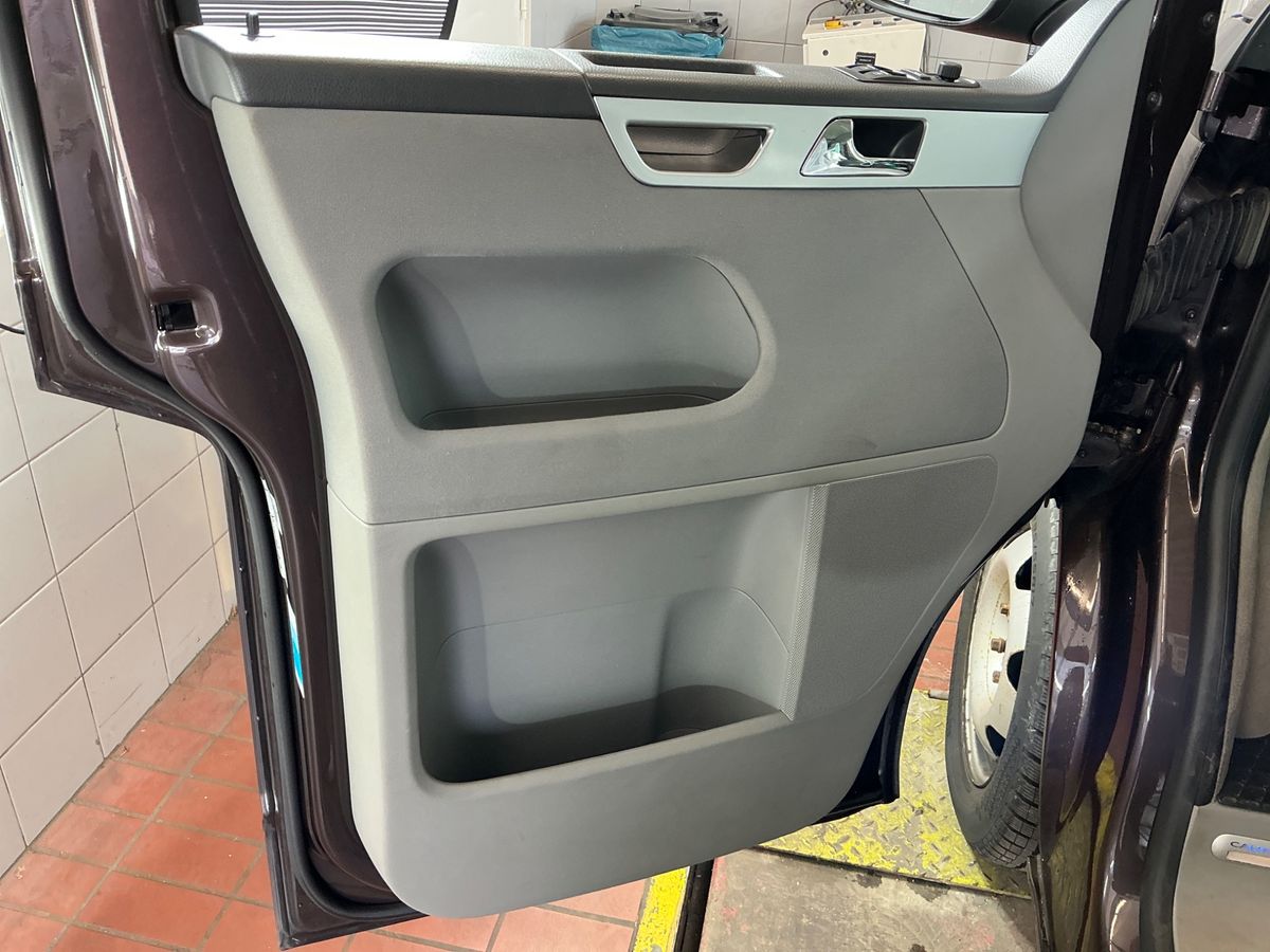 Volkswagen T5 2010 — photo 50