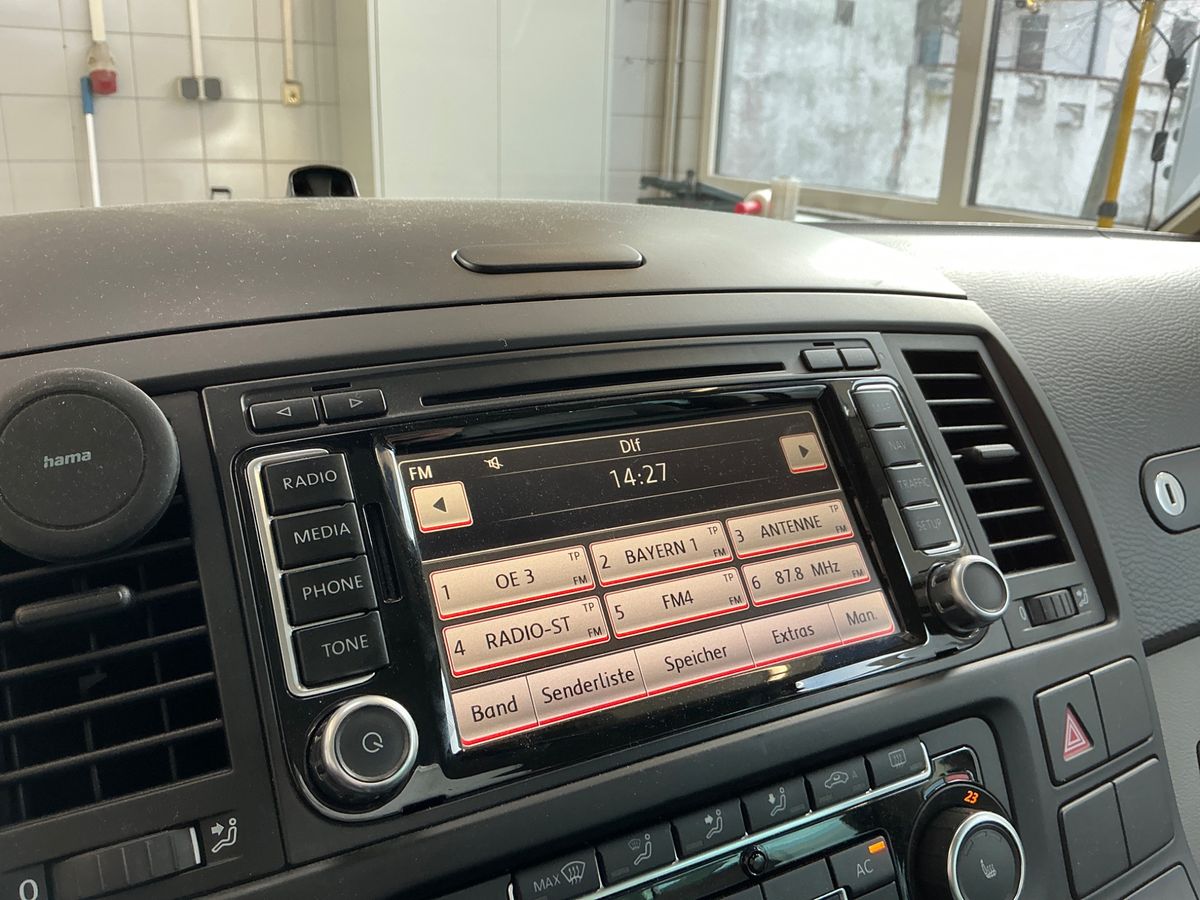 Volkswagen T5 2010 — photo 56