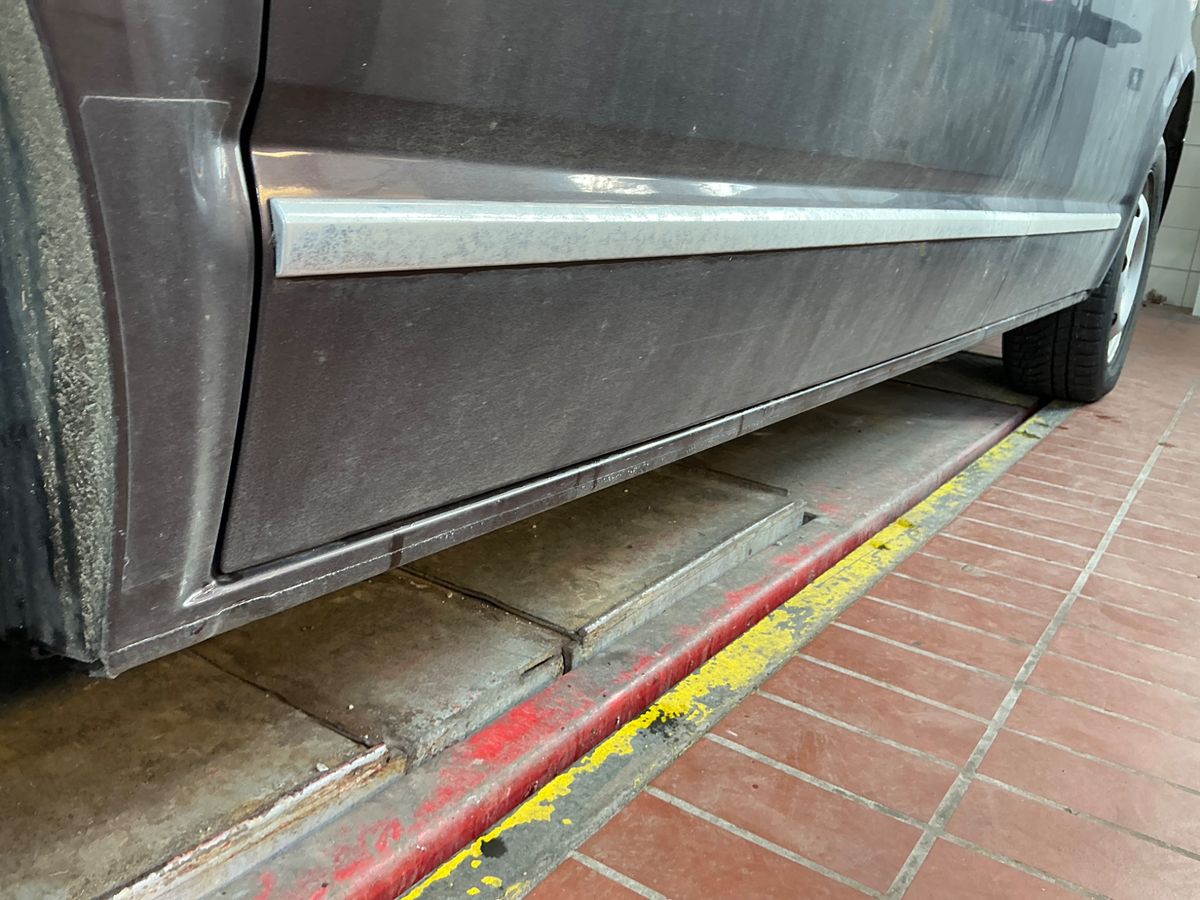 Volkswagen T5 2010 — photo 34