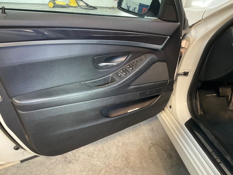 BMW 5er 530d xDrive 2015 – снимка 33