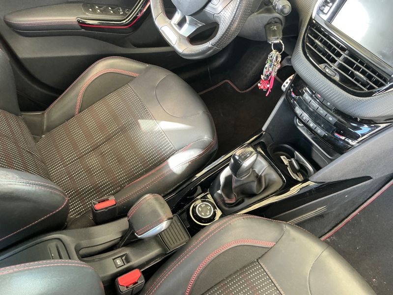Peugeot 2008 1.2 e-THP GT Line 2017 – снимка 22