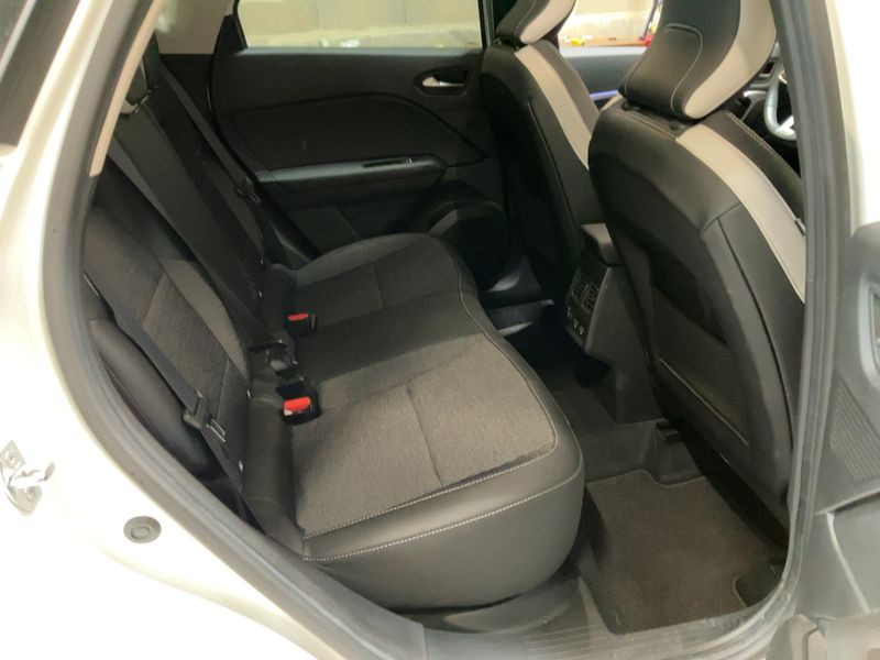 Renault Captur 1.6 Hybrid E-Tech Intens — zdjęcie 14