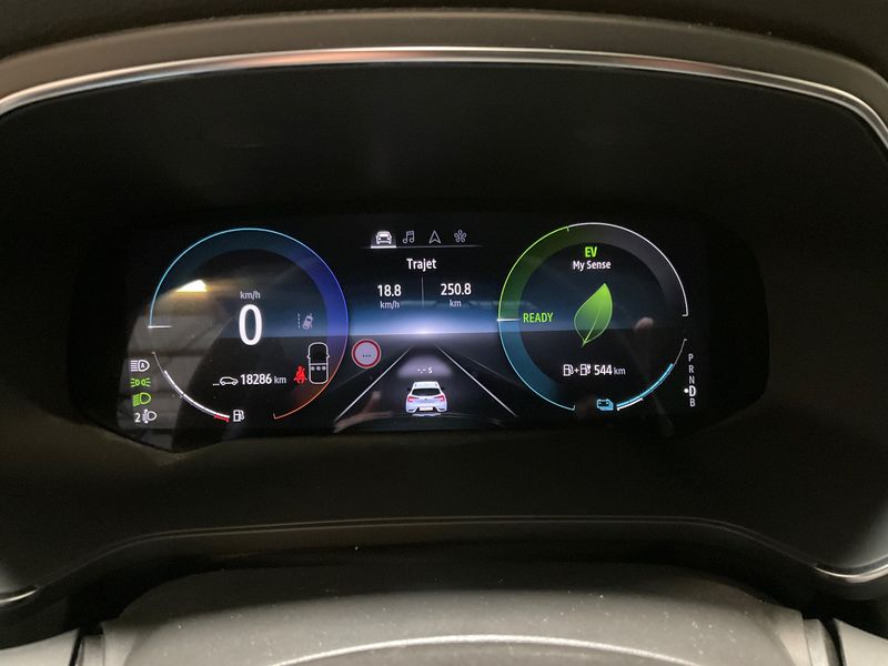 Renault Captur 1.6 Hybrid E-Tech Intens — zdjęcie 13