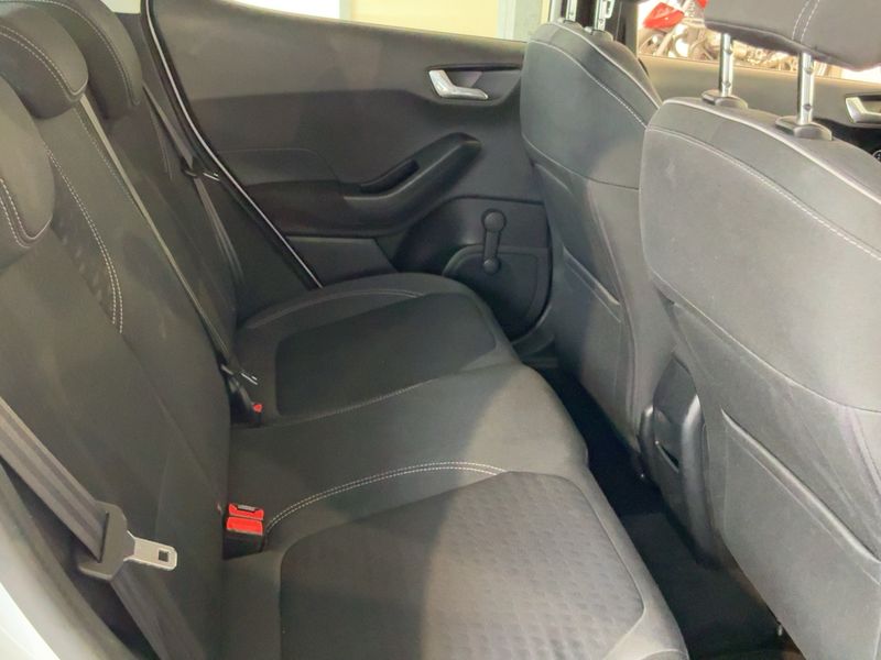 Ford Fiesta 1.1 Titanium — zdjęcie 14