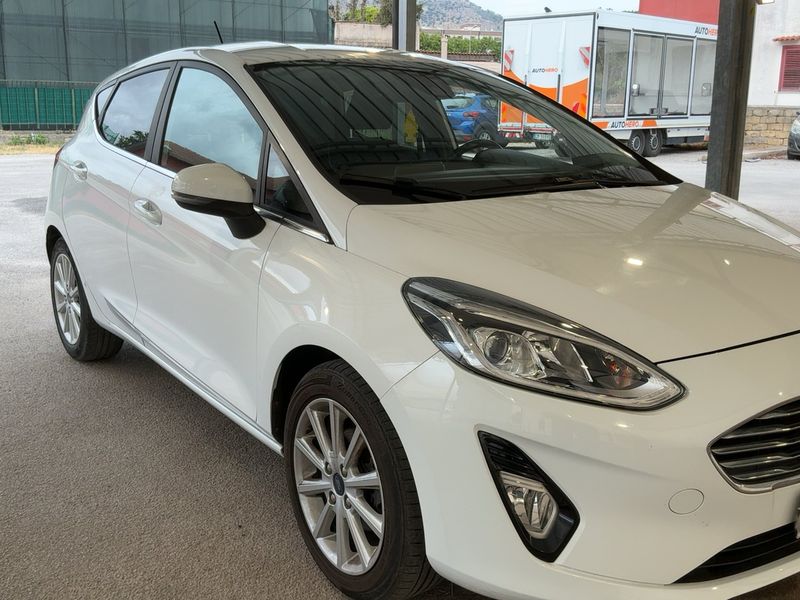 Ford Fiesta 1.1 Titanium — zdjęcie 8