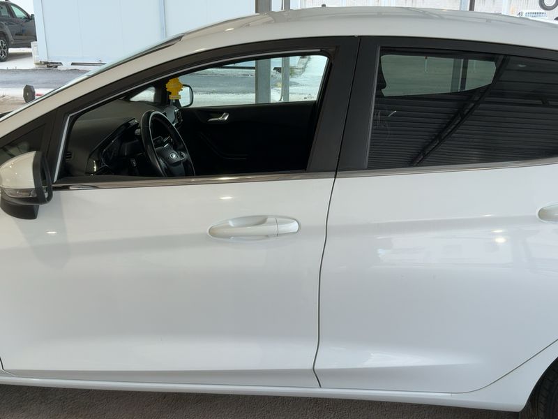 Ford Fiesta 1.1 Titanium — zdjęcie 4