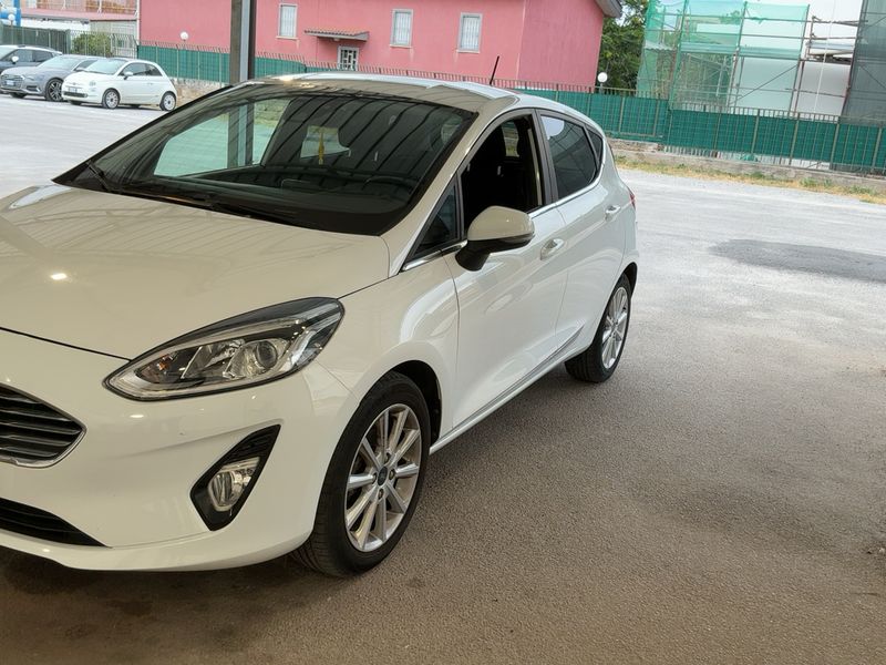 Ford Fiesta 1.1 Titanium — zdjęcie 2