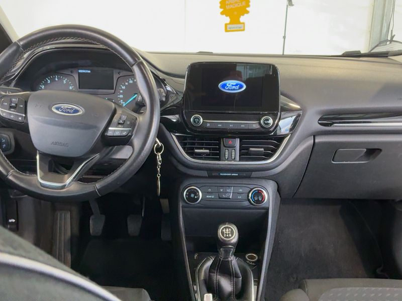 Ford Fiesta 1.1 Titanium — zdjęcie 12