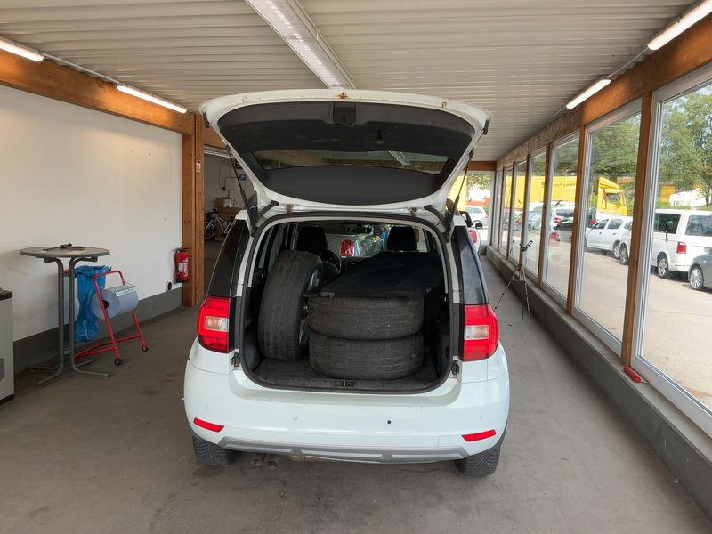 Skoda Yeti 2.0 TDI Joy 4x4 — zdjęcie 10