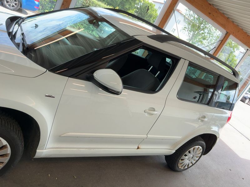 Skoda Yeti 2.0 TDI Joy 4x4 — zdjęcie 4