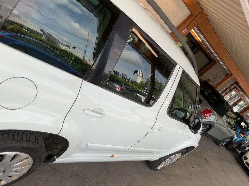 Skoda Yeti 2.0 TDI Joy 4x4 — zdjęcie 7