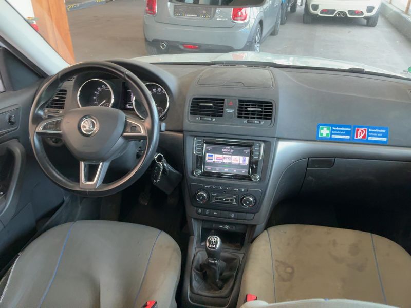Skoda Yeti 2.0 TDI Joy 4x4 — zdjęcie 12