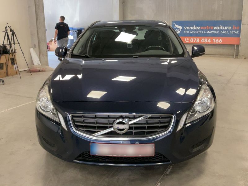 Volvo V60 1.6 D Kinetic — zdjęcie 9