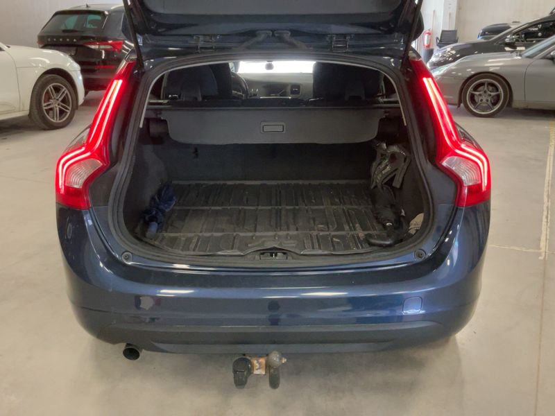 Volvo V60 1.6 D Kinetic — zdjęcie 10