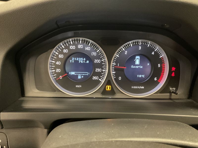 Volvo V60 1.6 D Kinetic — zdjęcie 13