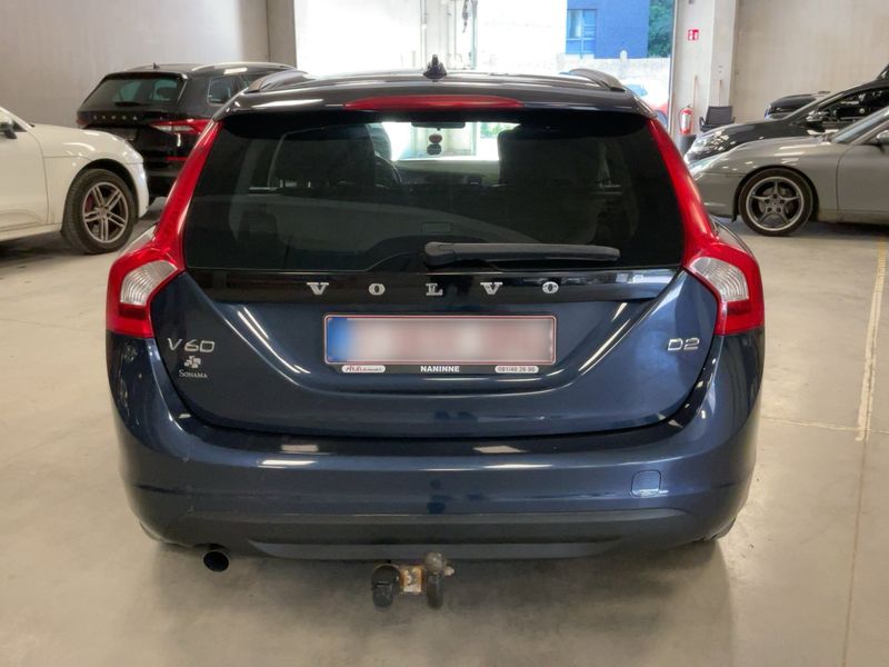 Volvo V60 1.6 D Kinetic — zdjęcie 5