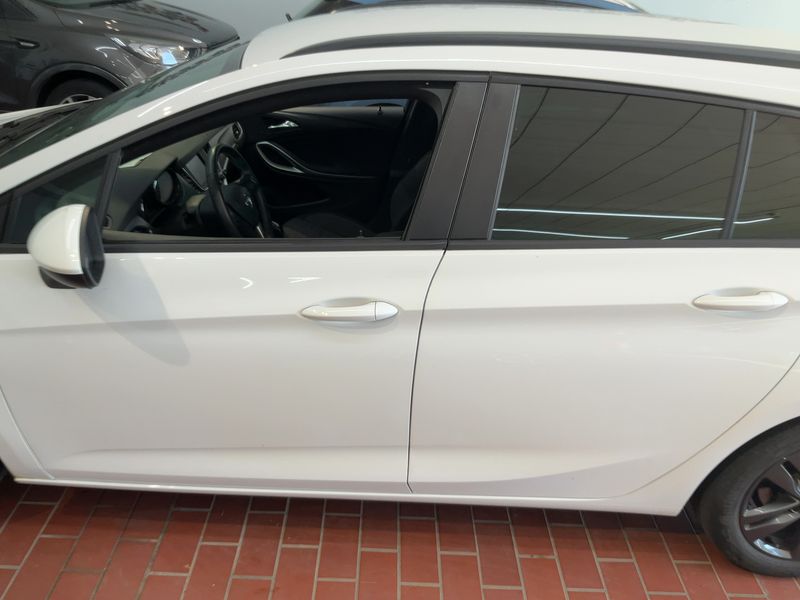 Opel Astra 1.5 CDTI 120 Jahre Start/Stop 2019 – снимка 4