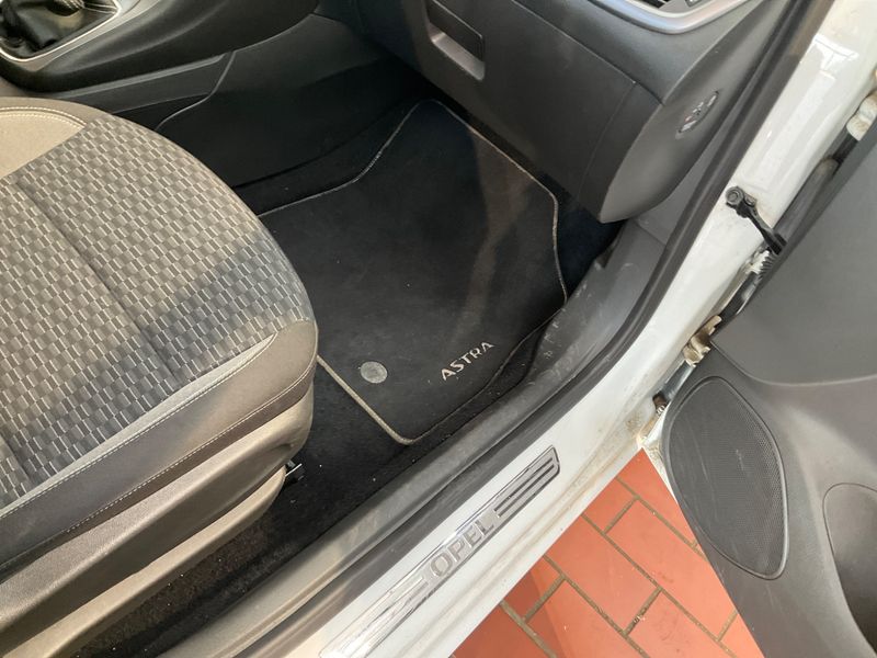 Opel Astra 1.5 CDTI 120 Jahre Start/Stop 2019 – снимка 28