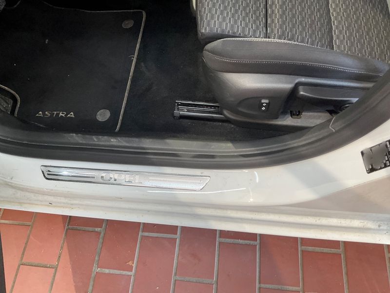 Opel Astra 1.5 CDTI 120 Jahre Start/Stop 2019 – снимка 26
