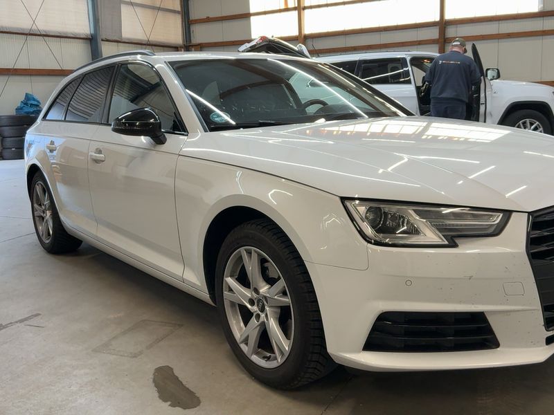 Audi A4 2.0 TDI Sport — zdjęcie 8